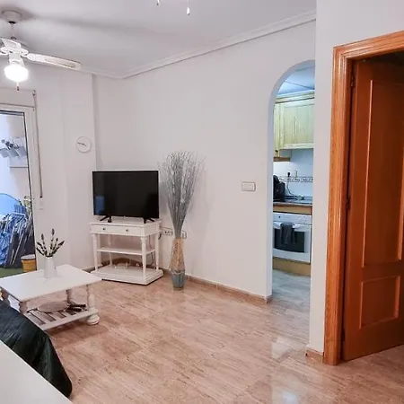 Cozy 200m From The Apartment Torrevieja